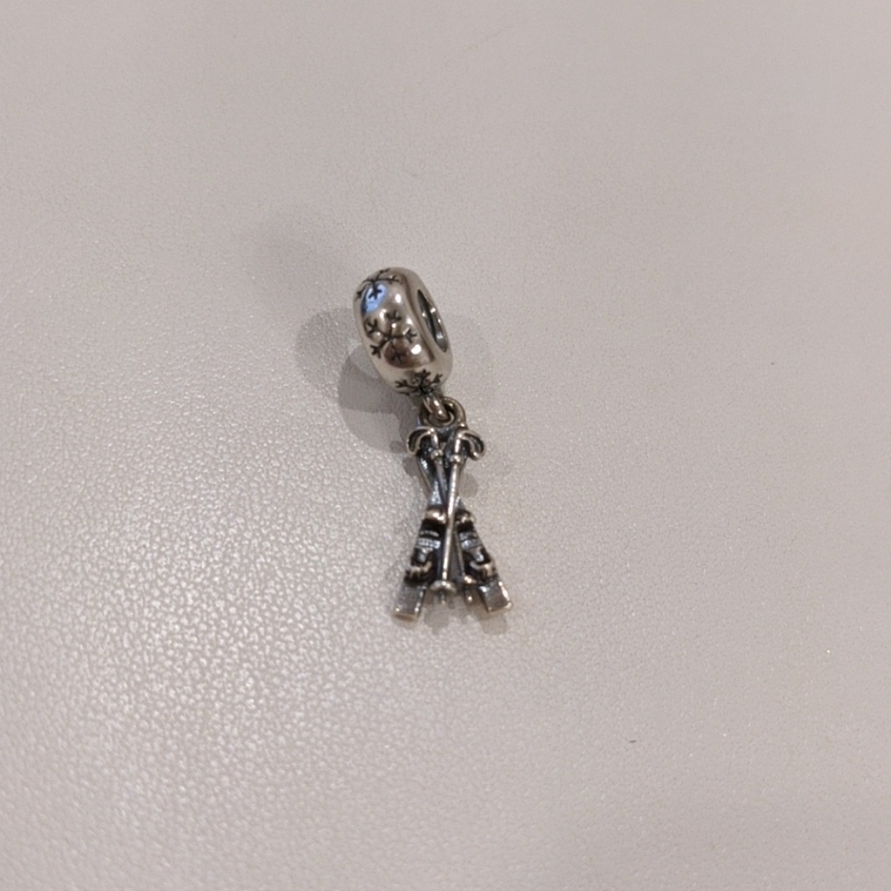 Pandora ski charm